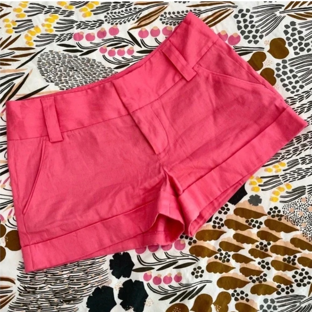 Alice + Olivia classic Cady Cuff Shorts in Cotton Candy Pink Sz 0